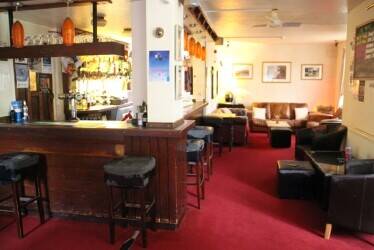 WORCESTERSHIRE - EDGE OF MALVERN FREEHOUSE FOR SALE AFTER 36 YEARS IN SAME OWNERS HANDS