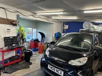 Car Dealer for Sale With Workshop Showroom and Kitchen Photo 2