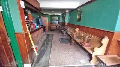 CARMARTHENSHIRE - MARKET TOWN CENTRE PUBLIC HOUSE