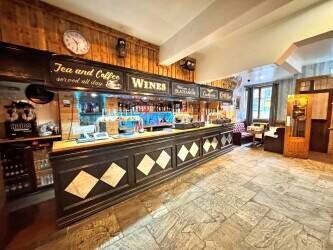 NORTH YORKSHIRE - FREEHOLD TOWN CENTRE PUB & LETTING ROOMS IN SELBY