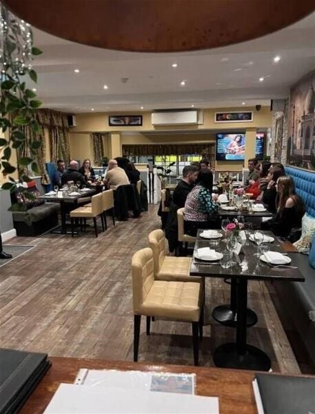 LEASEHOLD FULLY FITTED
LICENCED RESTAURANT