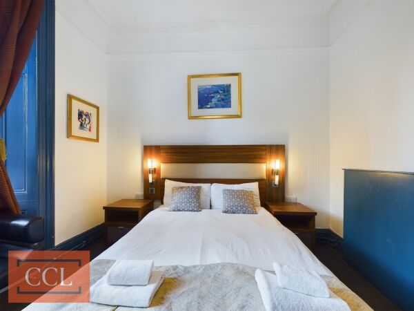 12 Letting Room Guest House in Paisley