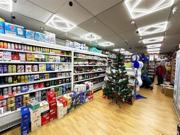 Newsagent/Off License in Urmston Photo 2