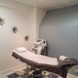 Beauty salon for sale in southall Beauty salon for sale in southall