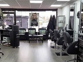Barbers And Unisex Hairdresing Salon for Sale Barbers And Unisex Hairdresing Salon for Sale