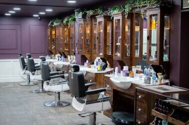 PRIME LOCATION - BARBERSHOP - SPITALFIELDS MARKET - 2 floors PRIME LOCATION - BARBERSHOP - SPITALFIELDS MARKET - 2 floors