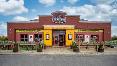 Licensed bar and restaurant business for sale in the established Showcase Leisure Park
