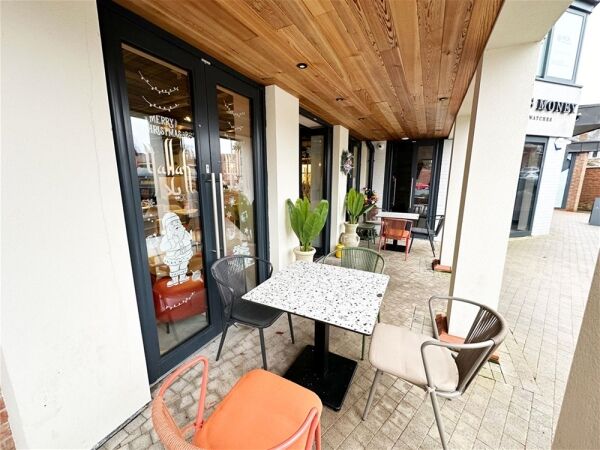 Restaurant in Altrincham Photo 2