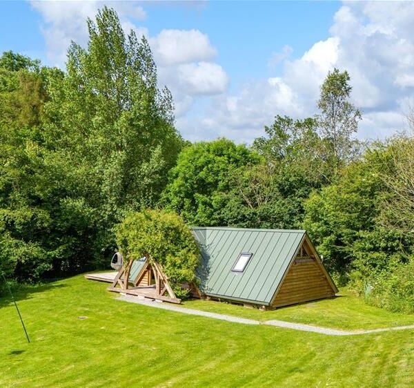 Three luxury glamping cabins with a four-bedroom detached cottage included with the sale - Mardu, Clun Photo 2
