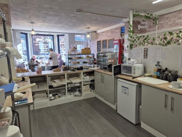 Cafe & Sandwich Bars For Sale in Saltburn-by-the-Sea Photo 2