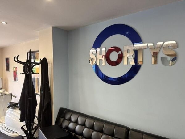 Extremely well established barbershop for sale Extremely well established barbershop for sale