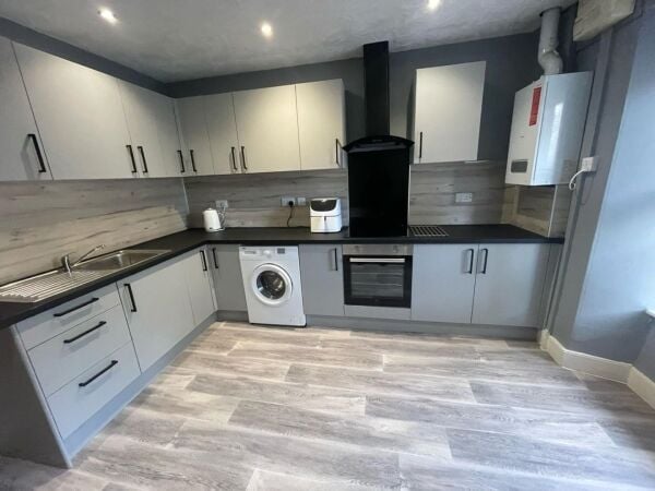 Freehold Commercial Investment Property Located In Redruth Freehold Commercial Investment Property Located In Redruth