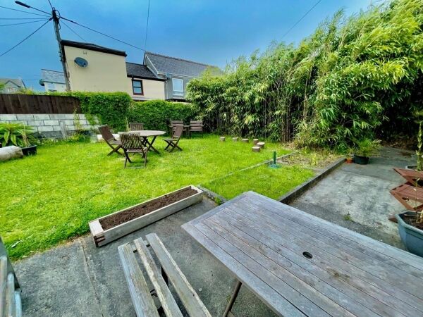 Leasehold Café & Coffee Bar Located St Austell Photo 2