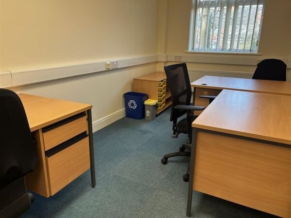 FREEHOLD OFFICE BLOCK – 31 UNITS