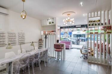 For Sale: Trendy Nail Salon on Busy North London High Street Photo 2