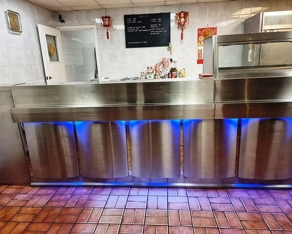 Lock Up Freehold Chinese Takeaway And Slight Fish And Chips for Sale Lock Up Freehold Chinese Takeaway And Slight Fish And Chips for Sale
