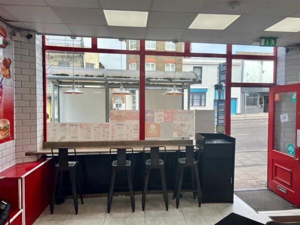 LEASEHOLD FRIED CHICKEN TAKEAWAY LEASEHOLD FRIED CHICKEN TAKEAWAY