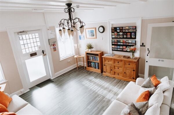 Outstanding Detached 9-Bedroom Guest House For Sale in Torquay Outstanding Detached 9-Bedroom Guest House For Sale in Torquay