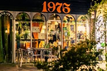 Wine, cafe bar and restaurant in Woodbridge, Suffolk