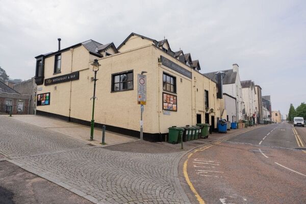 20+ Years Established Business In Fort William Profitable Public House & Restaurant Photo 2