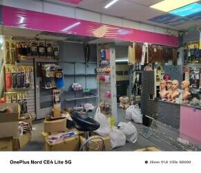 Empty retail shop unit 45 Square for any use (subject to lease agreement Empty retail shop unit 45 Square for any use (subject to lease agreement