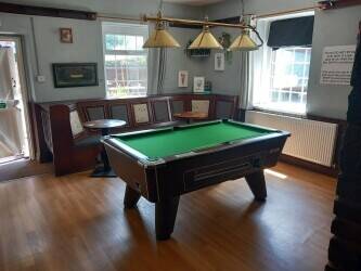 GWENT VALLEYS - PROMINENT TOWN CENTRE PUBLIC HOUSE OVERLOOKING PARK