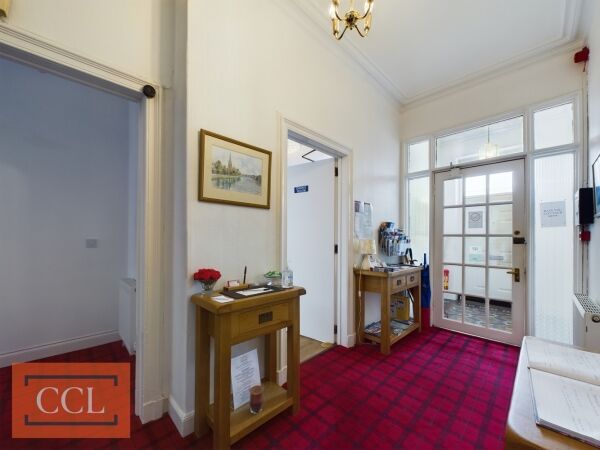 Immaculate 12 Bed Guest House in Prime Location