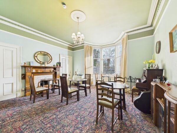 Traditional Victorian Guest House in Inverness