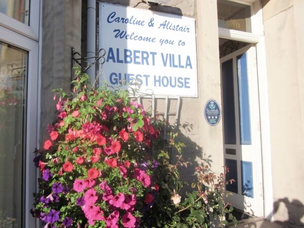 Well-presented guest house in Perth