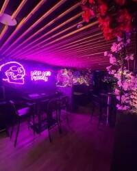 Cocktail bar