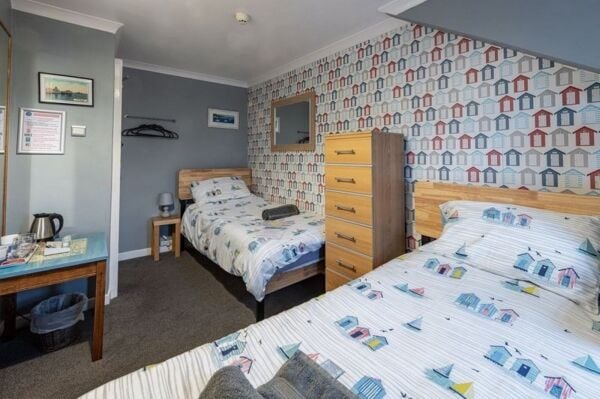 Guest Accommodation With Cafe - Holyhead Guest Accommodation With Cafe - Holyhead