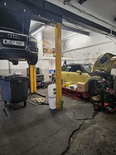 HIGHLY REGARDED MOT AND VEHICLE REPAIR BUSINESS