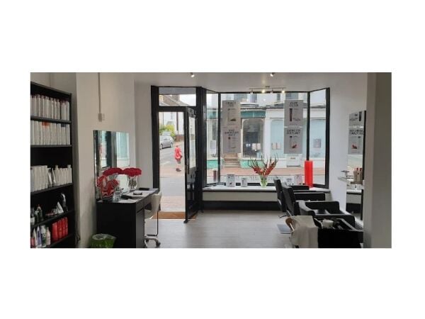 Snip Up This Stylish Salon in Tunbridge Wells! Snip Up This Stylish Salon in Tunbridge Wells!