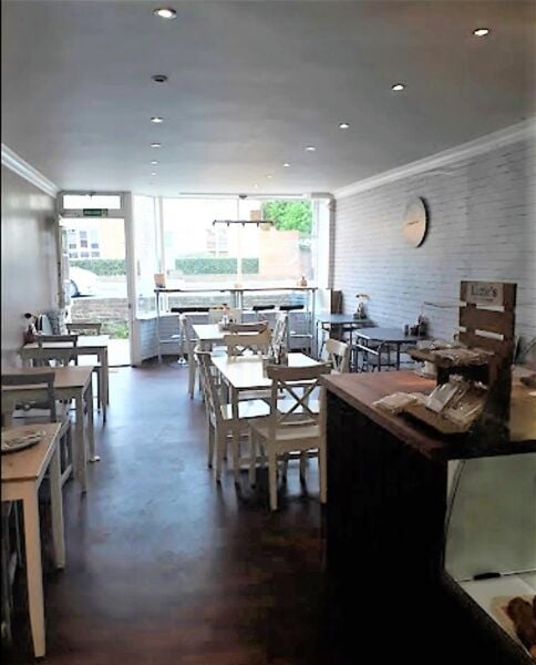LEASEHOLD
SANDWICH/COFFEE SHOP LEASEHOLD
SANDWICH/COFFEE SHOP