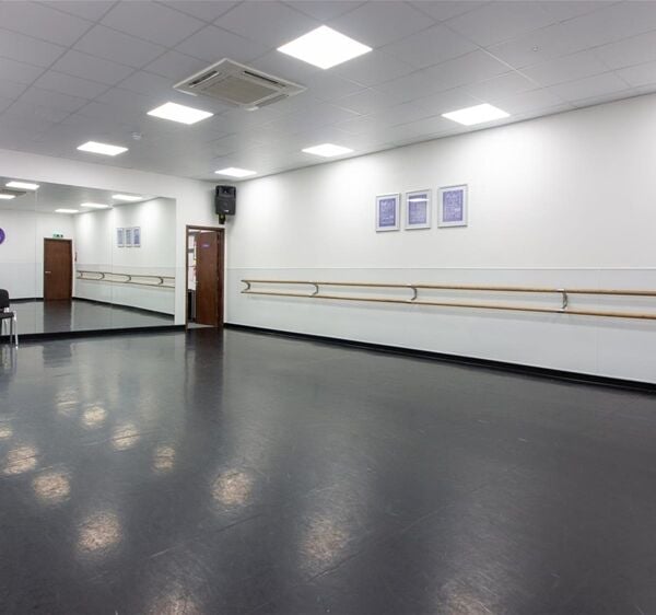 EXTRA-CURRICULAR DANCE STUDIO FOR CHILDREN AND TEENAGERS EXTRA-CURRICULAR DANCE STUDIO FOR CHILDREN AND TEENAGERS