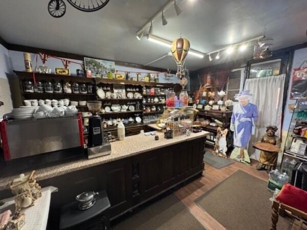 Leasehold Tearooms & Food Emporium Located In The Market Place, Warwick Town Centre Leasehold Tearooms & Food Emporium Located In The Market Place, Warwick Town Centre