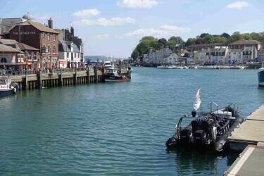 Prominent Harbourside Bar Restaurant Weymouth with Living Accommodation