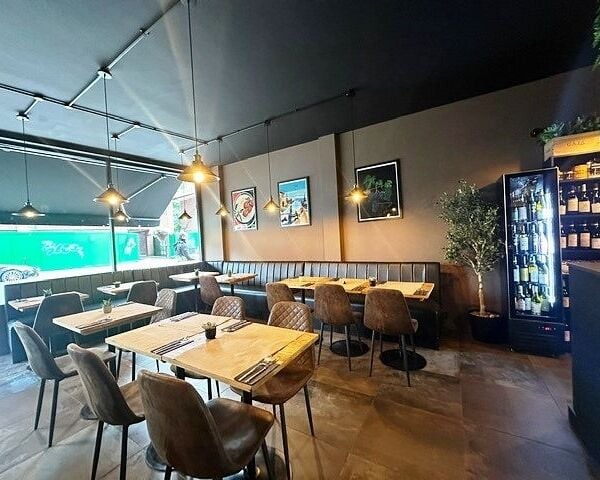 Italian Café Restaurant & Wine Bar for Sale