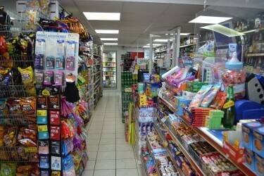 £12,000 P/W Sales Off Licence and Convenience Store Main Road Photo 2