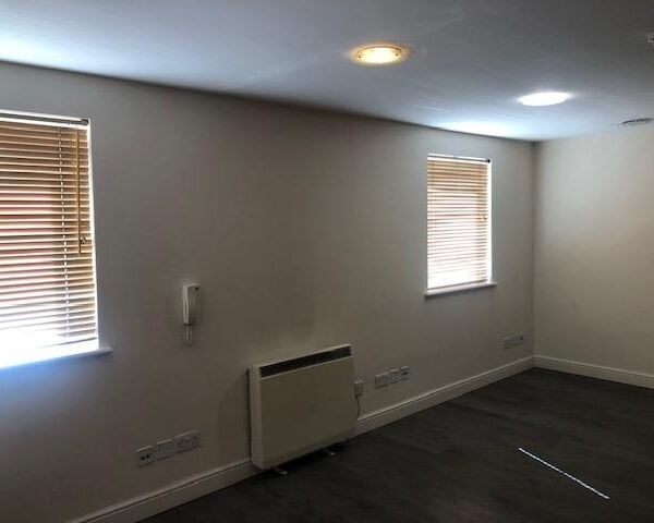 Ground Floor Office to Let in Northwood Hills