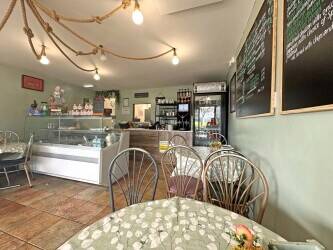 NORTH YORKSHIRE - SEASIDE CAFE IN POPULAR VILLAGE NORTH YORKSHIRE - SEASIDE CAFE IN POPULAR VILLAGE