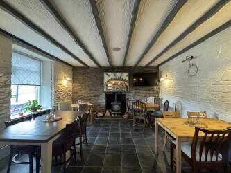 WEST WALES  TRADITIONAL PUBLIC HOUSE AND RESTAURANT ON THE EDGE OF BUSY MARKET TOWN