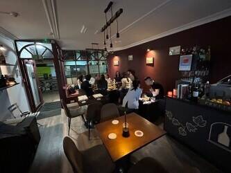 Successful cafe/wine bar/restaurant Successful cafe/wine bar/restaurant