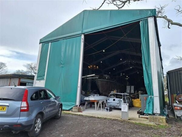 REPAIRER AND REFURBISHER OF BOATS