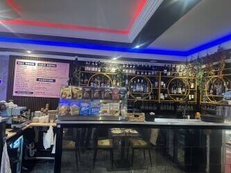 Italian restaurant Pizzeria with  bar