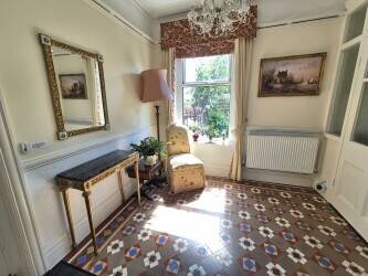 CONWY - DETACHED SIX BEDROOM GUEST HOUSE IN THE SEASIDE TOWN OF LLANDUDNO