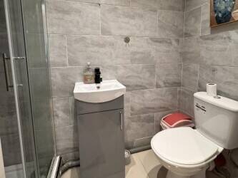 FREEHOLD PROPERTY WITH IMPRESSIVE YIELD OF AROUND 8% - READING
