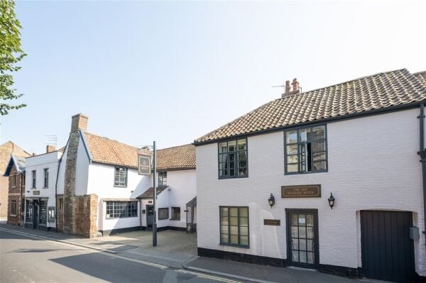 An Historic Somerset Landmark with a Modern Twist For Sale in Bridgwater An Historic Somerset Landmark with a Modern Twist For Sale in Bridgwater