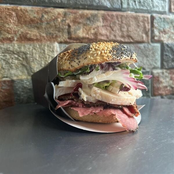 POPULAR MULTI-SITE BAGEL & BURRITO CHAIN WITH CENTRAL PRODUCTION HUB