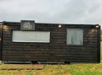 Dessert Hut for sale in Marlow Buckinghamshire